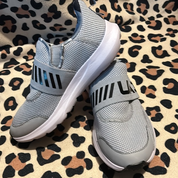 Boys’ Under Armour Surge 3 Slip-On Running Shoes - Picture 2 of 5